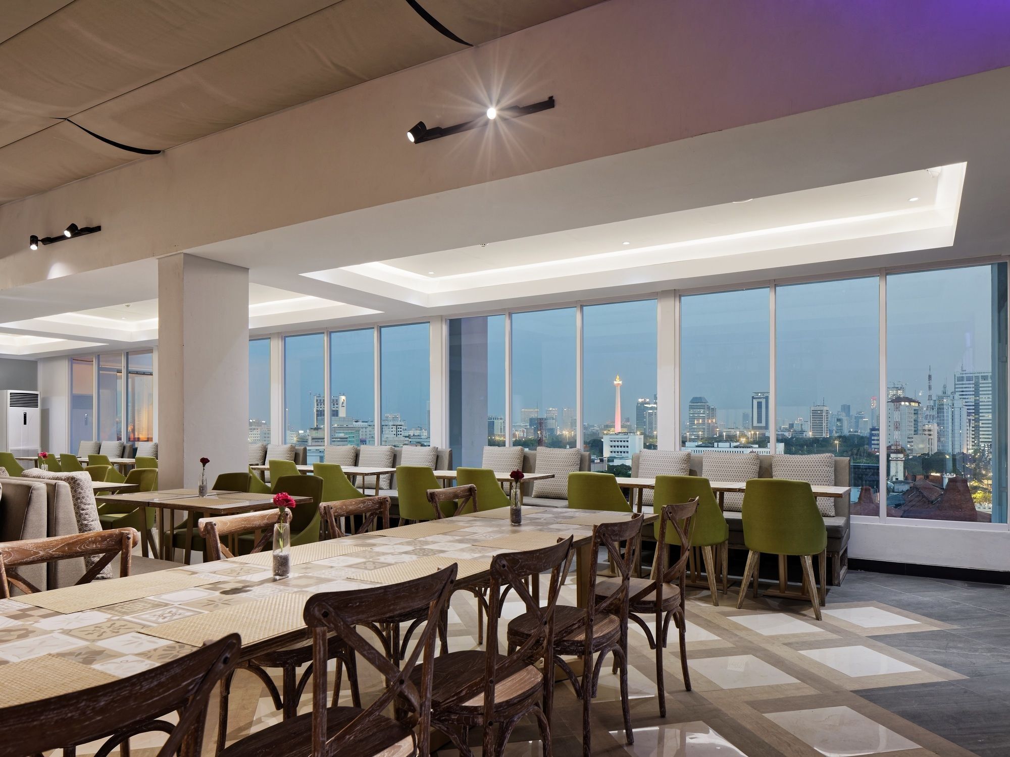 Maxone Platinum Hayam Wuruk Hotel Jakarta Luaran gambar