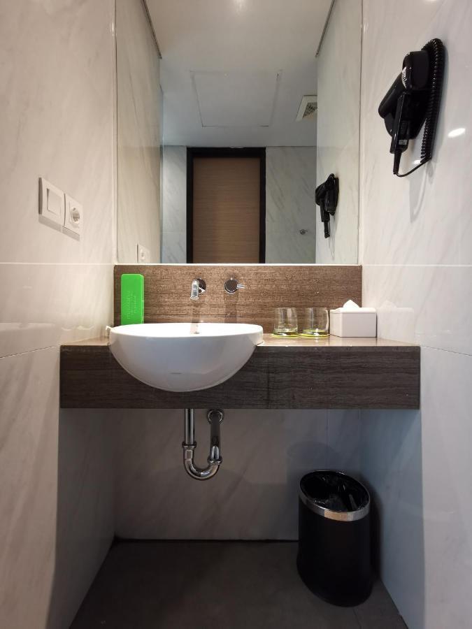 Maxone Platinum Hayam Wuruk Hotel Jakarta Luaran gambar