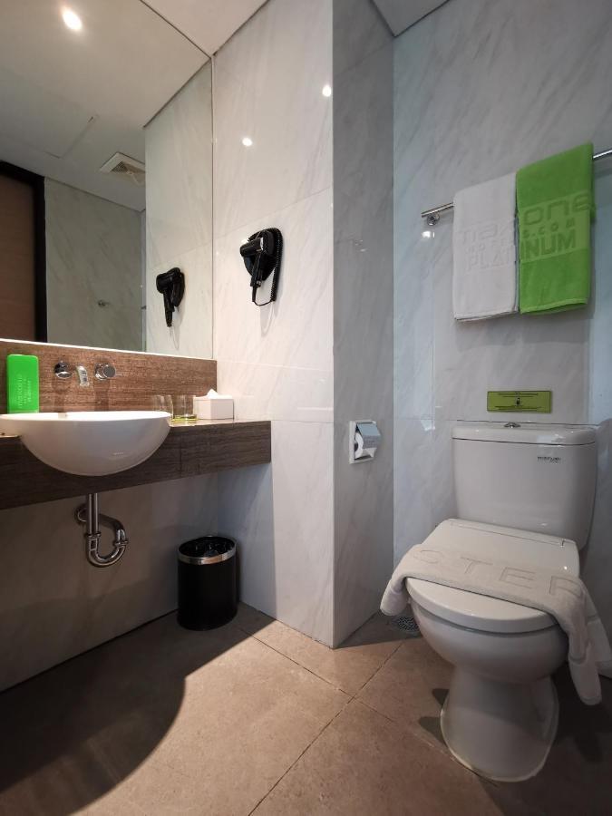 Maxone Platinum Hayam Wuruk Hotel Jakarta Luaran gambar